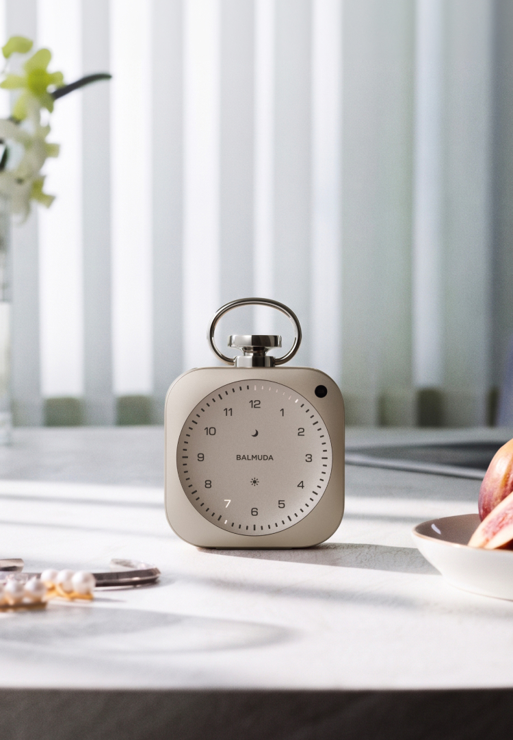 The Clock 特別カラー「シャンパンゴールド」登場 Clock